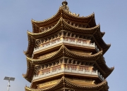 好感度拉满！辽宁锦州市委在夜市大屏打免费停车广告，游客：“没想到来锦州第一站就到了市委大院”