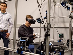扎克伯格： VR 头盔将成为未来计算平台的核心之一 虚拟现实(VR)行业市场特征、发展环境及消费者分析_人保护你周全,人保有温度