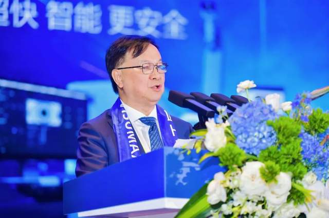 机器人:公司现有研发及设计人员约2000余人