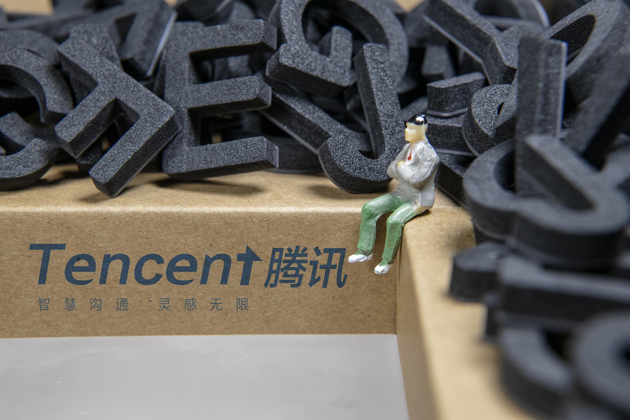 鸿日达:董事姚作文、副总经理张光明减持公司股份计划完成,共减持公司股份5万股