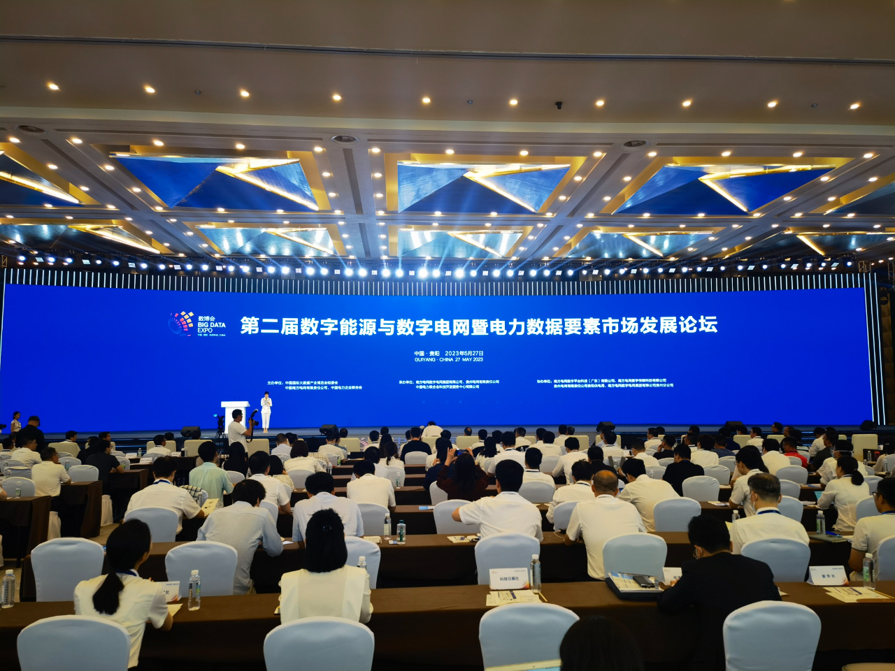 人保服务 ,人保伴您前行_2026-2030年网络安全产业：信创、数据要素与云原生三大主线的投资图谱
