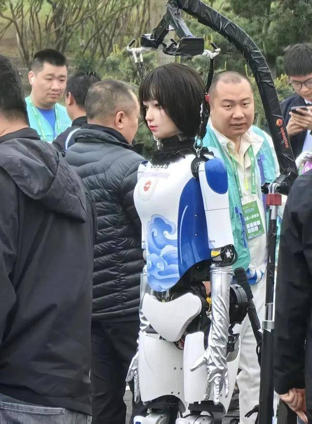 6月5日中超控股涨停:人形机器人,石墨烯,机器人概念热股